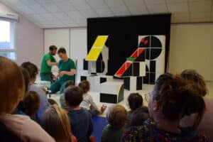 2022 - Voray - Spectacle Tout en chamboulé - Compagnie En attendant - Projet Ricochets